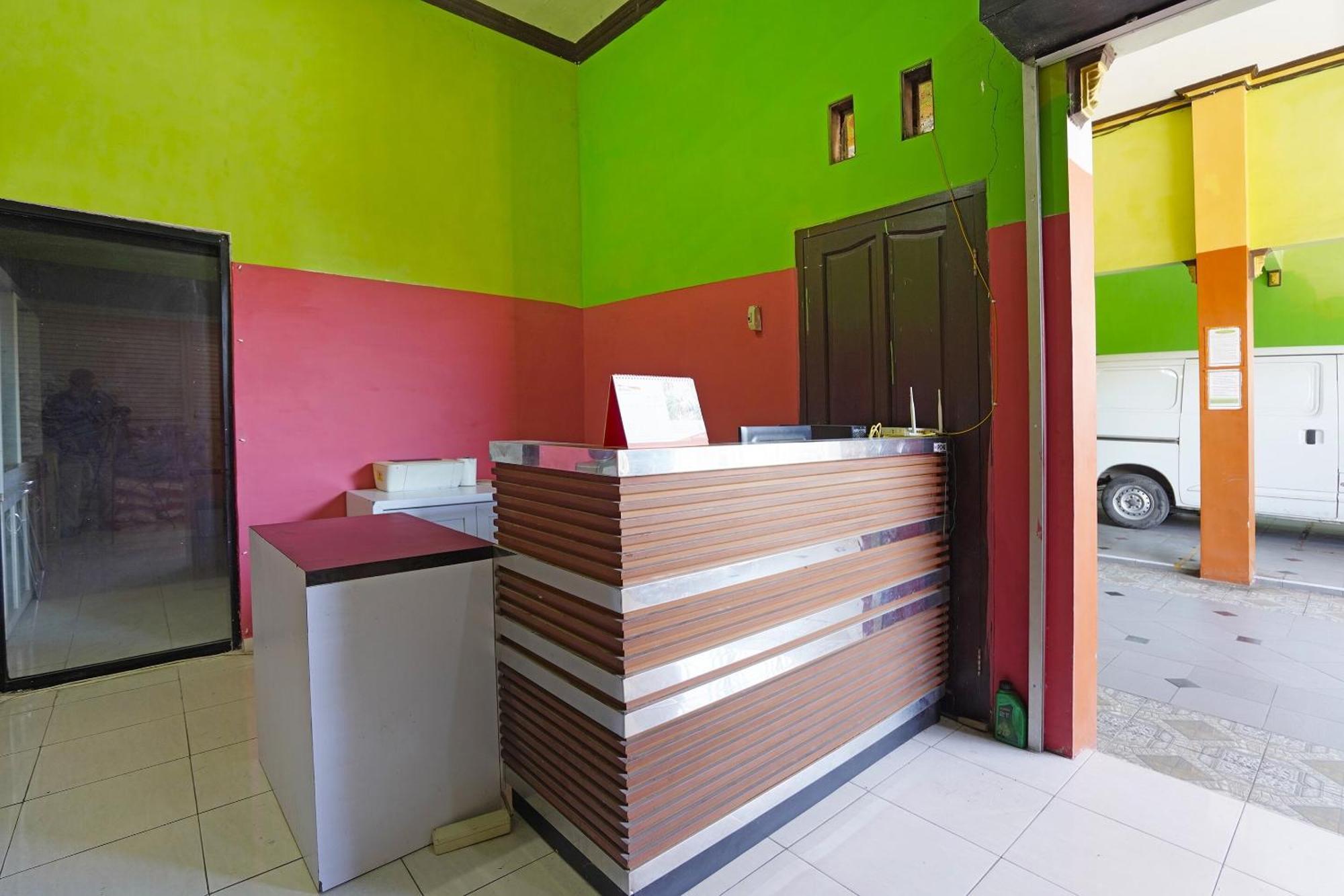 Oyo 91583 D'Cost Green Syariah Сурабая Екстериор снимка