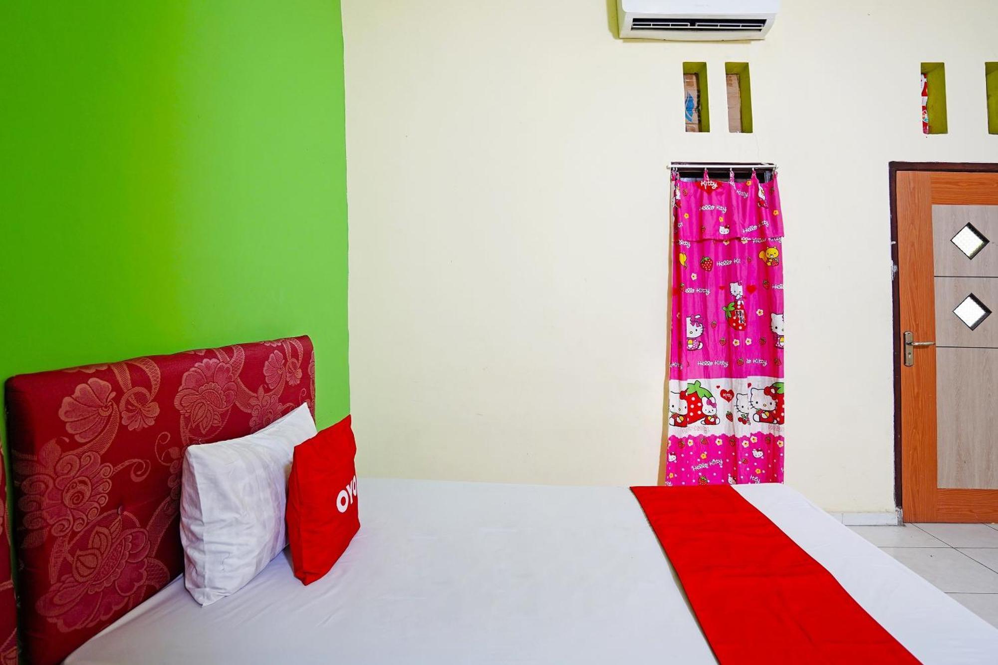 Oyo 91583 D'Cost Green Syariah Сурабая Екстериор снимка