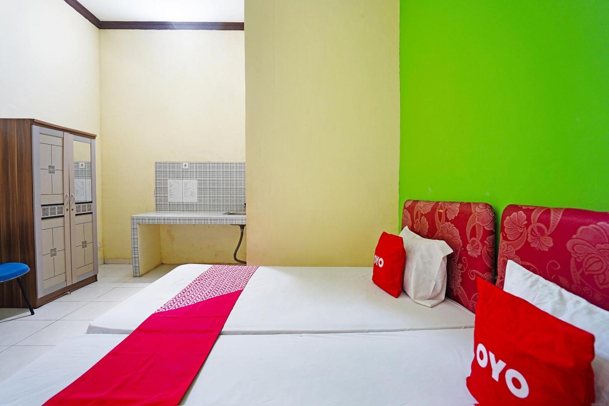 Oyo 91583 D'Cost Green Syariah Сурабая Екстериор снимка